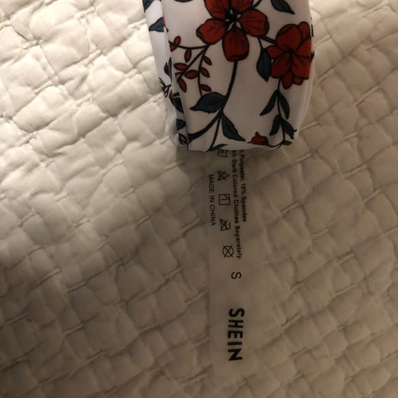 CLEARANCE SHEIN Cheeky High Cut White Floral Reversible S Bikini Bottom - Picture 4 of 4